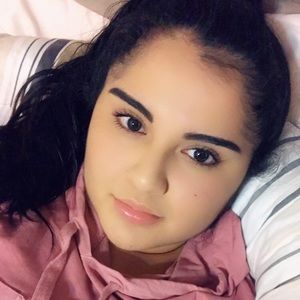 Meet your Posher, Alejandra